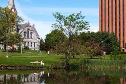 universidad-massachusetts